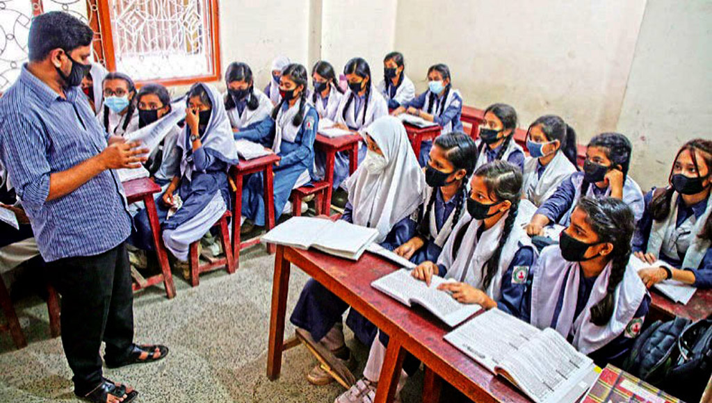 Number of trained teacher at secondary level falls