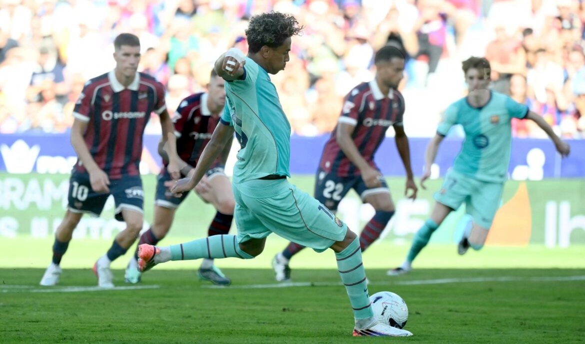 Yamal double helps Barca edge Levante thriller